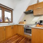 Hrube Wyzne With Mountain View And Parking By Renters شقة زاكوباني