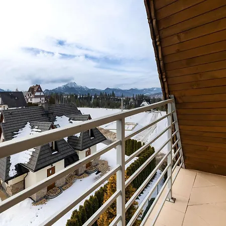 Hrube Wyzne With Mountain View And Parking By Renters زاكوباني