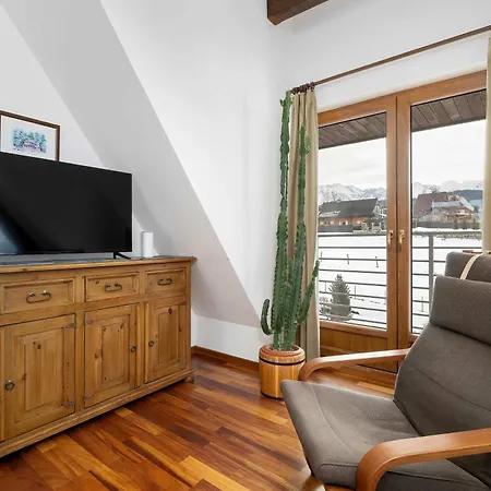 Hrube Wyzne With Mountain View And Parking By Renters شقة