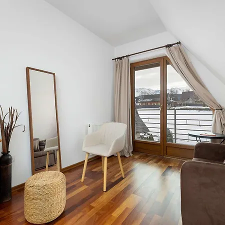 Hrube Wyzne With Mountain View And Parking By Renters *