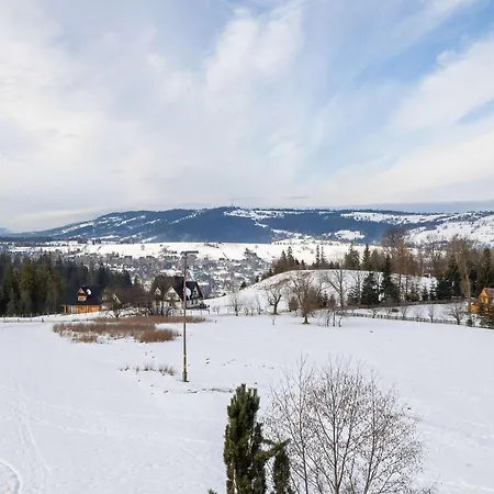 Hrube Wyzne With Mountain View And Parking By Renters Apartamento